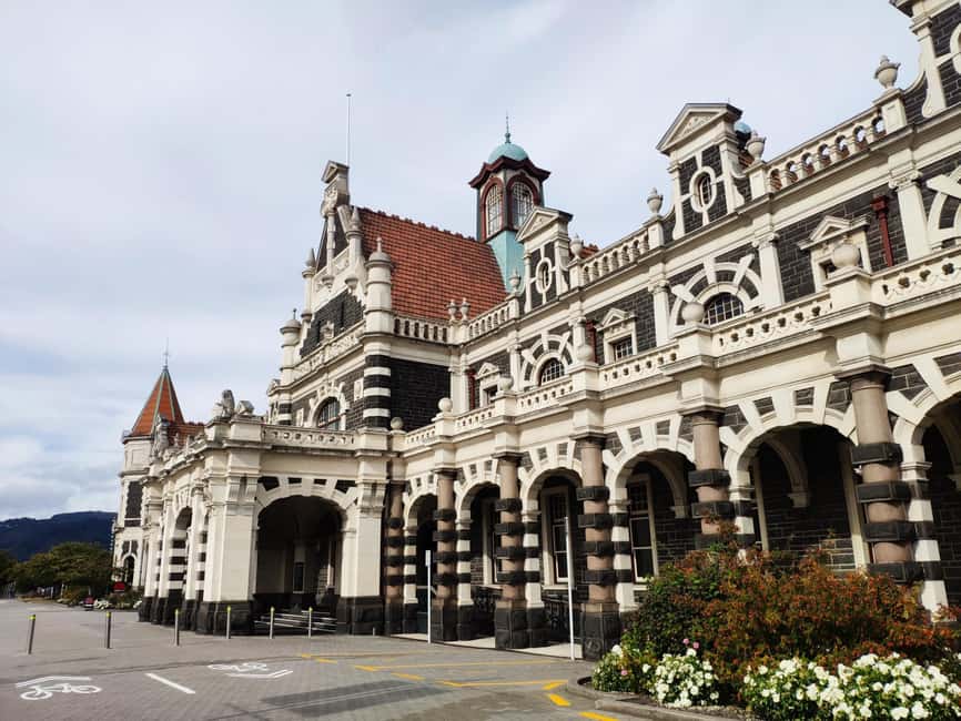 Dunedin City Highlights & Larnach Castle Tour - What the $134 price includes
