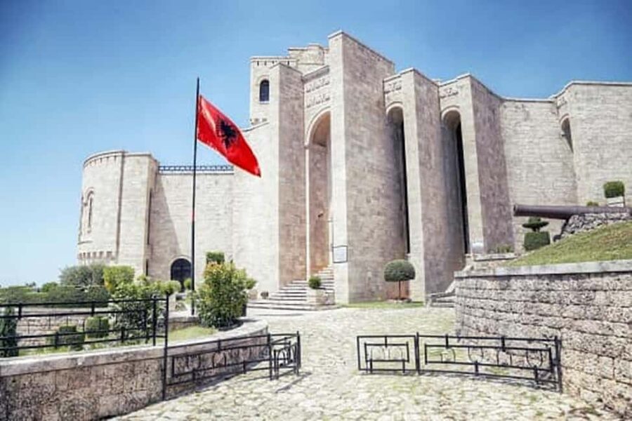 Durres/Golem: Kruja Castle & Bazaar with Traditional Lunch - Kruja Castle and the story of Skanderbeg