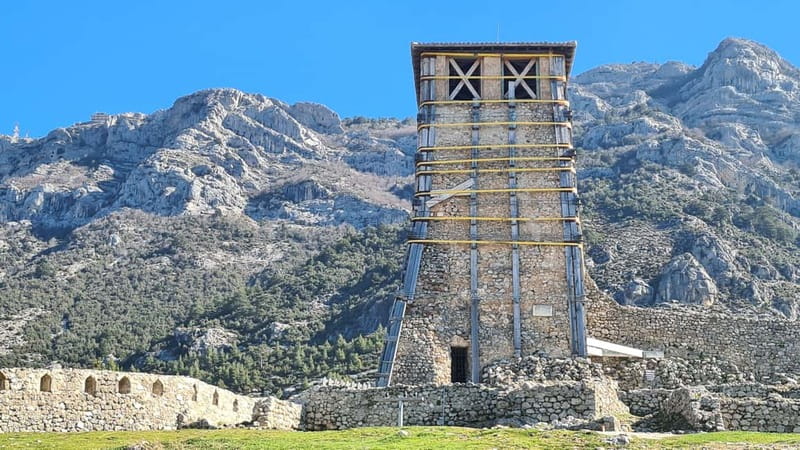 Durres/Golem: Kruja Castle & Bazaar with Traditional Lunch - Lunch in Kruja, with one important catch