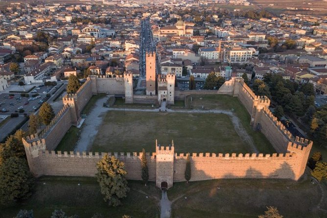 E-bike adventure among medieval castles and old villages - Borghetto sul Mincio and the aperitivo break