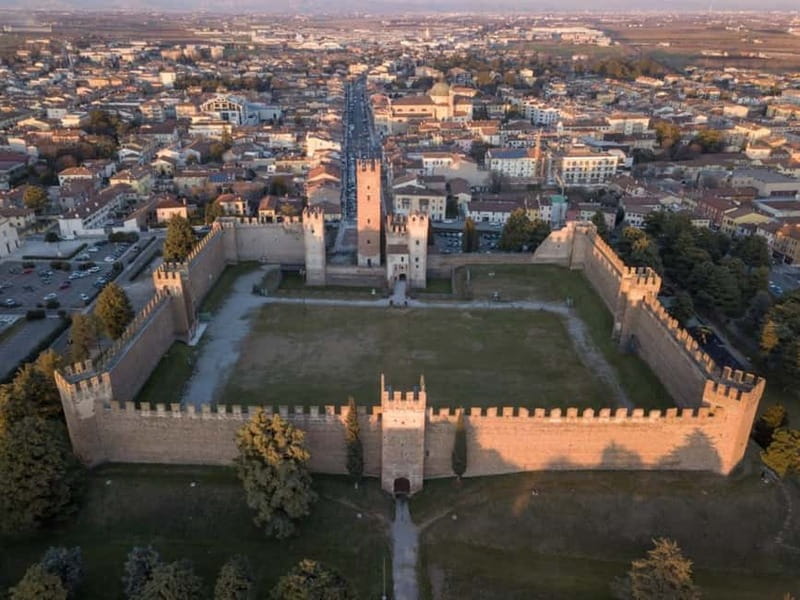 E-bike adventure among villages and medieval castles - Why this four-hour ride works near Verona