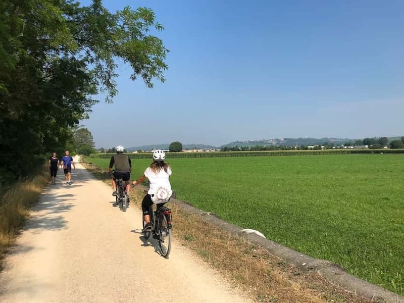 E-bike adventure among villages and medieval castles - Starting beside Villafranca’s 800-year-old fortress