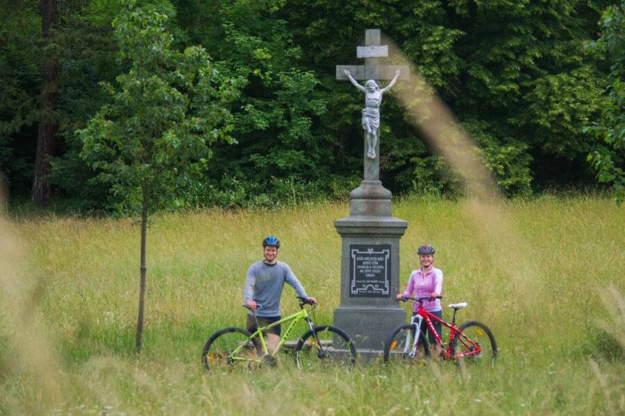 E-Bike Day Trip: Visit a Roman Castle and Taste Craft Beer - A microbrewery lunch in the Czech countryside