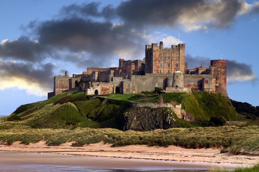 Edinburgh: Bamburgh Castle, Northumberland and Alnwick Trip - What the guides add to the day