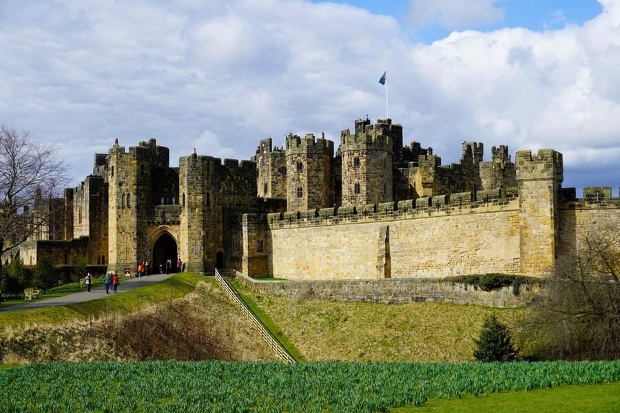 Edinburgh: Bamburgh Castle, Northumberland and Alnwick Trip - The St Abbs alternative