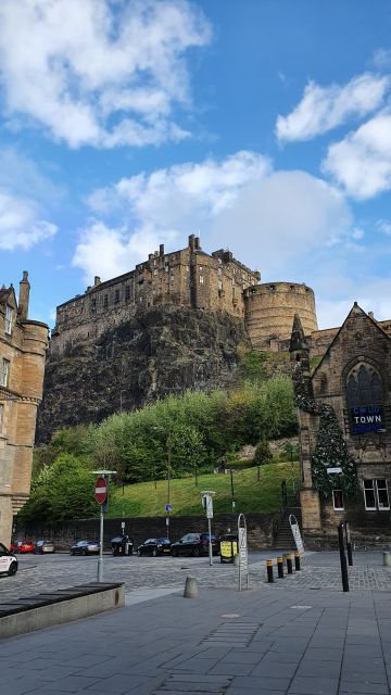 Edinburgh Castle: 120-Minute In-Depth Tour with Expert Guide - Key points to know before you book