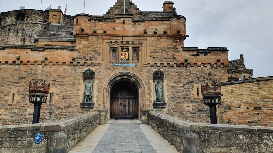 Edinburgh Castle: 120-Minute In-Depth Tour with Expert Guide - Meeting at the David Hume Statue