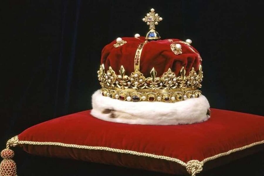 Edinburgh Castle: Express Guided Tour with Entry Ticket - Starting at West Parliament Square