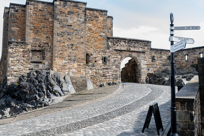 Edinburgh Castle: Guided Walking Tour with Entry Ticket - Mary, Queen of Scots, King James VI, and castle politics