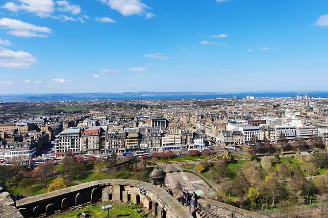 Edinburgh Castle Highlights Tour with Tickets, Map, and Guide - Meeting beside the David Hume Statue