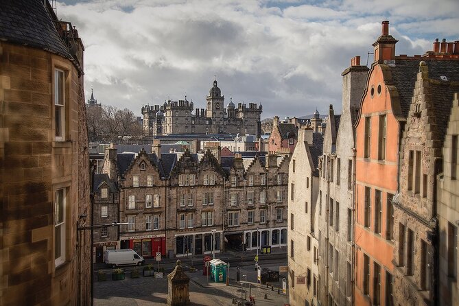 Edinburgh Castle & Royal Mile Walking Tour - Ticket Included - Starting on the Royal Mile