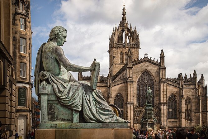 Edinburgh Castle & Royal Mile Walking Tour - Ticket Included - Walking the Royal Mile from its famous landmarks
