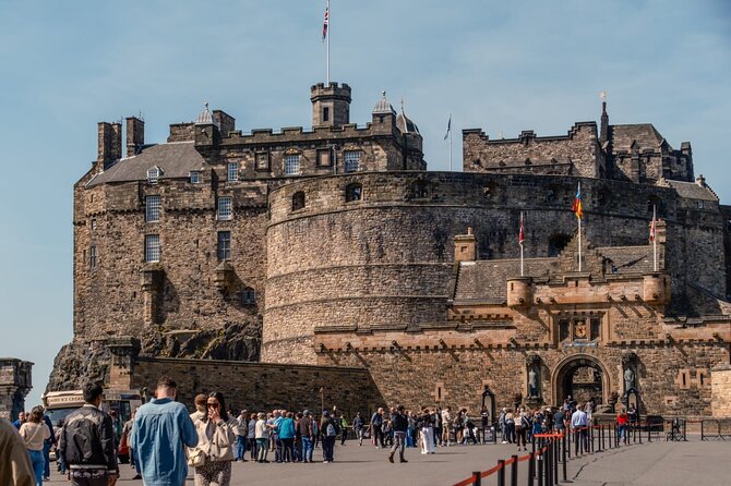 Edinburgh Castle Tickets & Tour - Local Scottish Guide In a Kilt - The outdoor tour: battles, royalty, and the castle’s layout