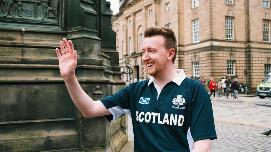 Edinburgh: Edinburgh Castle Tickets & Tour with Kilted Guide - Crown Jewels, royal power, and the castle museums