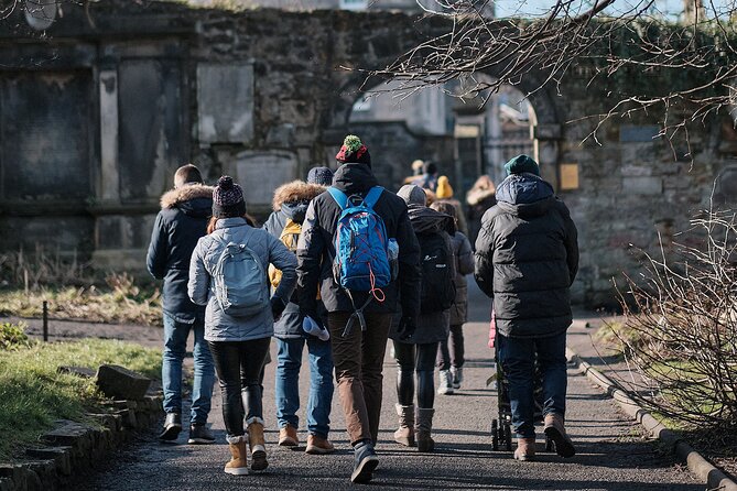 Edinburgh Full Day Walking Tour with Castle Included -Small Group - The Royal Mile, St Giles, and Scotland’s political story