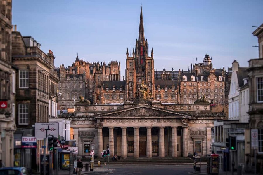Edinburgh: Full-Day Walking Tour with Edinburgh Castle - Charlotte Square and Georgian Edinburgh