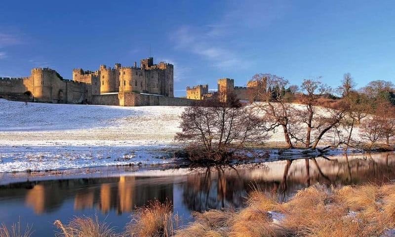 Edinburgh: Harry Potter and English Castles Tour in Spanish - Spanish guiding and the pace of the day