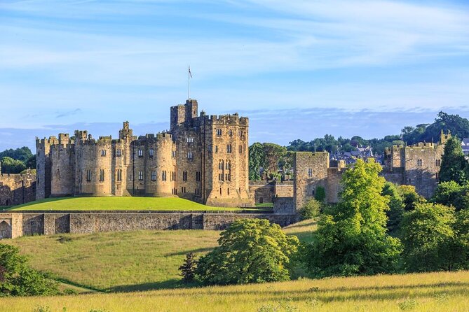 Edinburgh: Holy Island, Alnwick Castle & Kingdom of Northumbria - Key points before you book