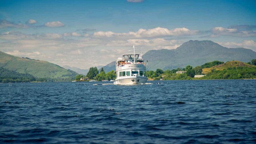 Edinburgh: Loch Lomond, Stirling Castle, and Kelpies Tour - Balloch and Loch Lomond: choose water or woodland
