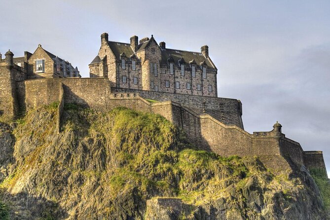 Edinburgh Rail Trip from London with Castle entry and Hop-on Hop-off bus - Key points to know before booking