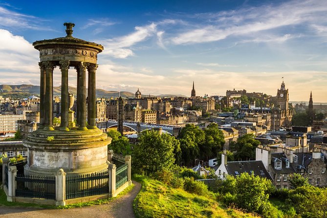 Edinburgh Rail Trip from London with Castle entry and Hop-on Hop-off bus - London to Edinburgh by train