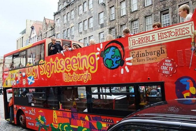 Edinburgh Rail Trip from London with Castle entry and Hop-on Hop-off bus - Old Town, New Town, and Princes Street