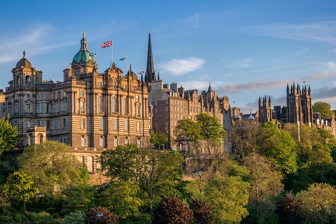 Edinburgh Rail Trip from London with Castle entry and Hop-on Hop-off bus - Price, comfort, and what you receive