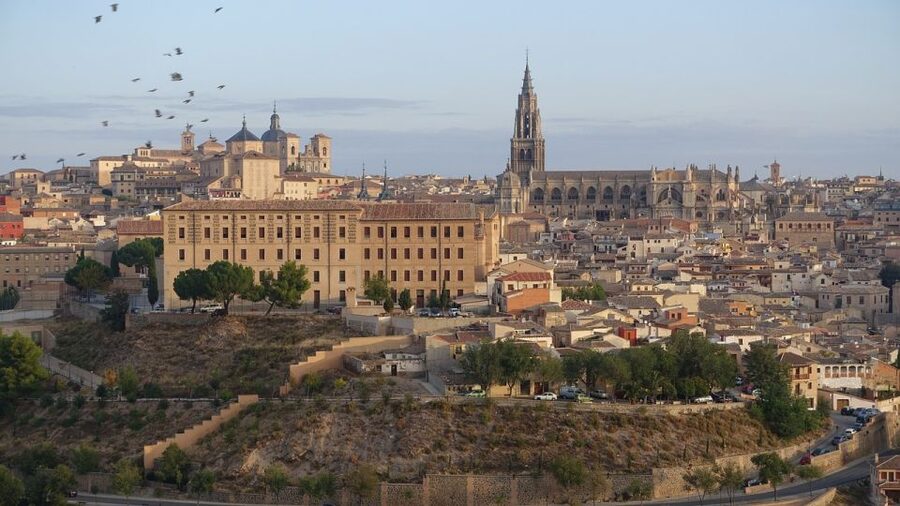 Essential Toledo with Alcázar - Plaza de Zocodover and the view toward the Alcázar