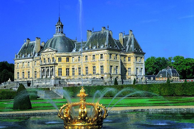 Fontainebleau and Vaux le Vicomte Chateaux Day Trip from Paris - A practical look at the coach ride