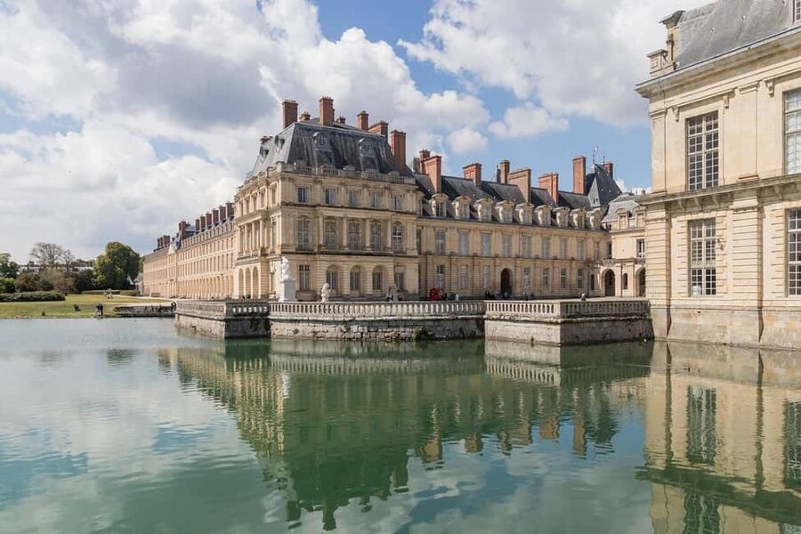 Fontainebleau Castle Private guided tour from Paris - Moving Through the Royal Interiors
