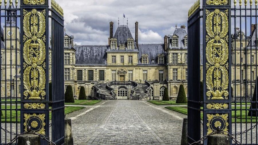 Fontainebleau Castle Private guided tour from Paris - Practical Ways to Improve Your Visit