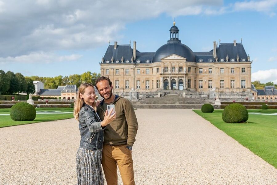 Fontainebleau & Vaux-le-Vicomte Châteaux Day Tour from Paris - Vaux-le-Vicomte: the château that helped create Versailles