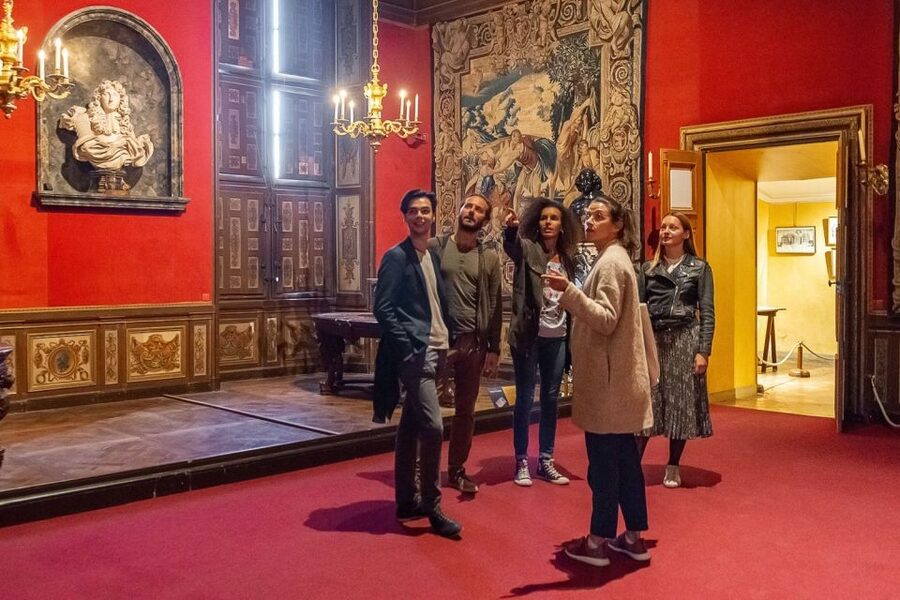 Fontainebleau & Vaux-le-Vicomte Châteaux Day Tour from Paris - Fontainebleau: seven centuries of royal living