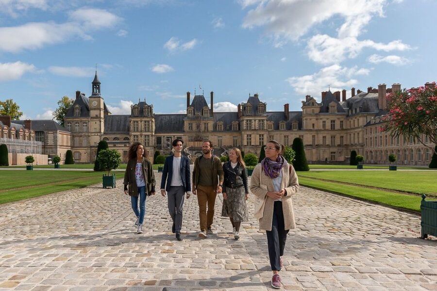 Fontainebleau & Vaux-le-Vicomte Châteaux Day Tour from Paris - How much walking should you expect?