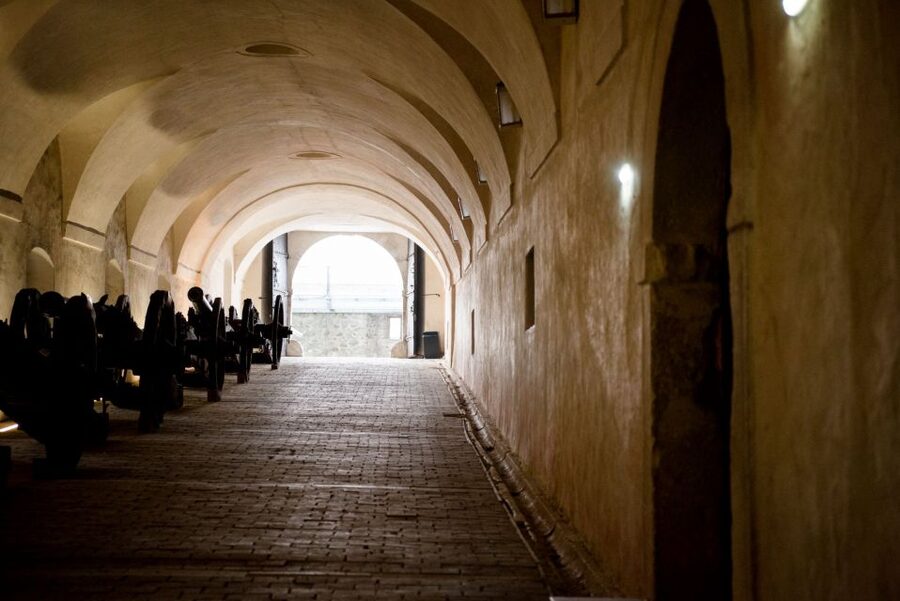 Forchtenstein Castle Admission Ticket & Optional Guided Tour - Begin with the courtyard murals