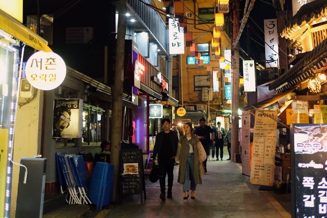 Fortress Night Hike & Snack at a Local Market - Starting with snacks at a traditional market