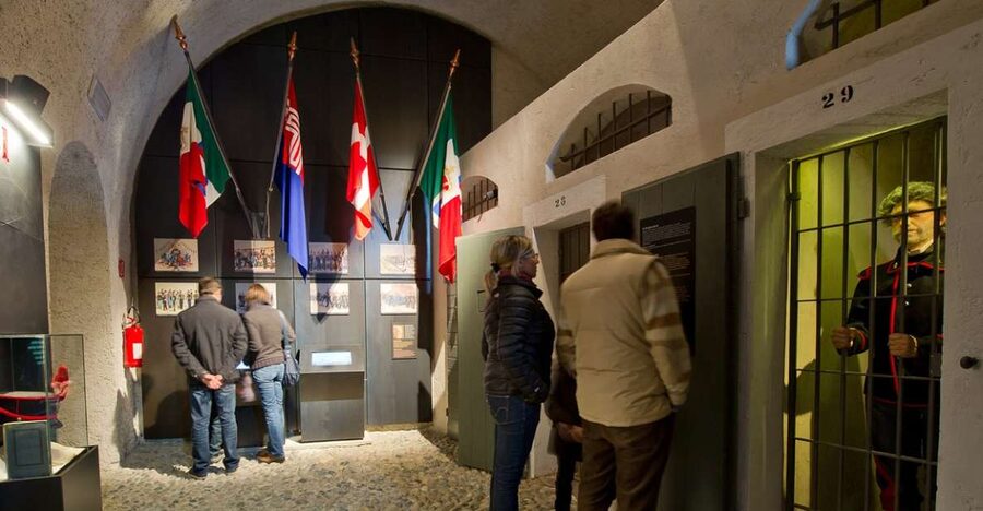 Fortress: Prisons, Museum of Fortifications and Alps Museum - The Fortifications Museum, from weapons to changing borders