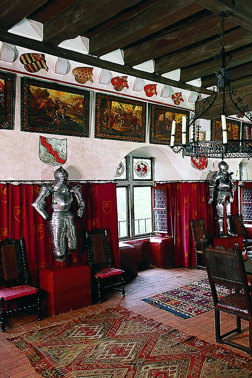 Frankfurt: Day Trip to Eltz Castle - Inside the medieval kitchen and Knight’s Hall
