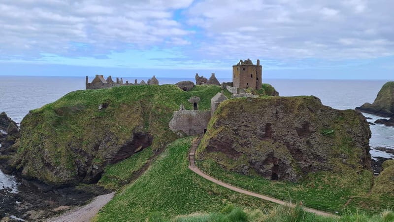 From Aberdeen: Guided Day Trip, Coast & Castle Visit - Key points at a glance