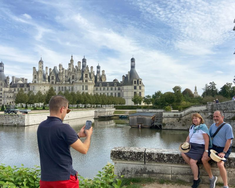 From Amboise : Full-Day Chambord & Chenonceau Chateaux - Chenonceau: a château built across a river