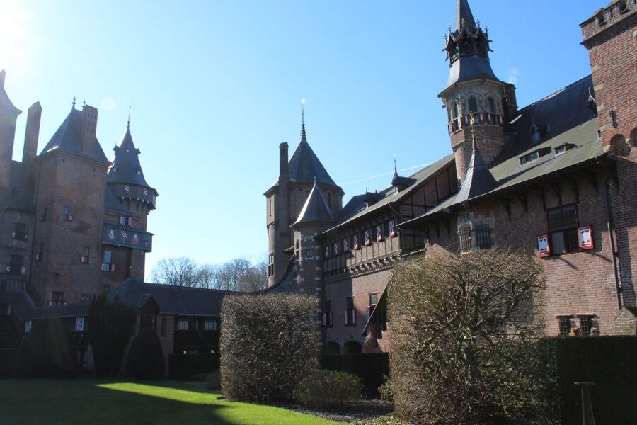 From Amsterdam: Castle De Haar Guided Tour - Meeting at De Ruijterkade 151