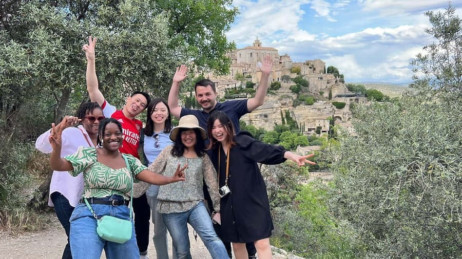 From Avignon: Luberon and Chateauneuf-du-Pape Full-Day Tour - Driving through Châteauneuf-du-Pape vineyards