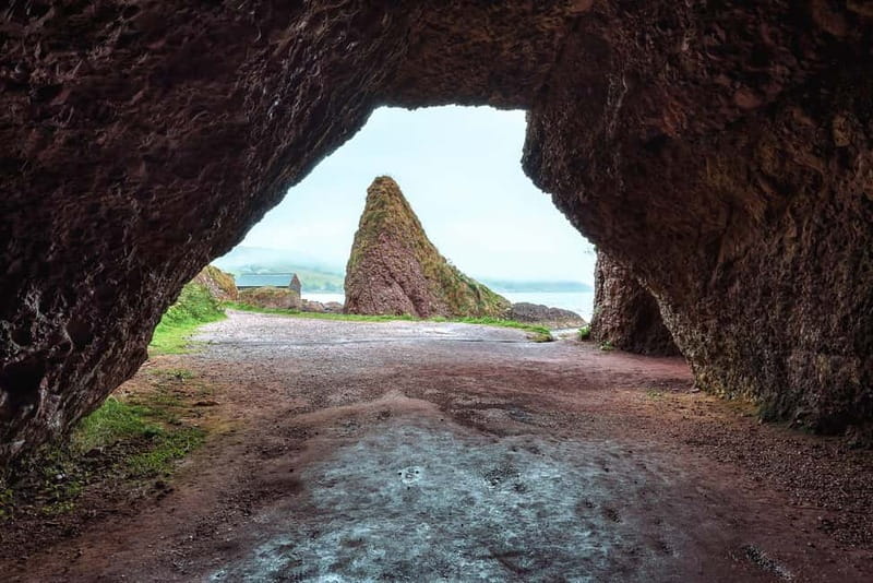 From Belfast: Giant's Causeway Guided Day Tour With Castles - Dunluce Castle Above the Atlantic