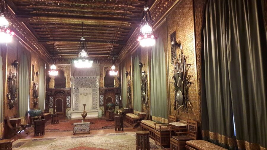 From Brasov 3 castles : Peles , Bran , Cantacuzino - The van, guide, and group experience