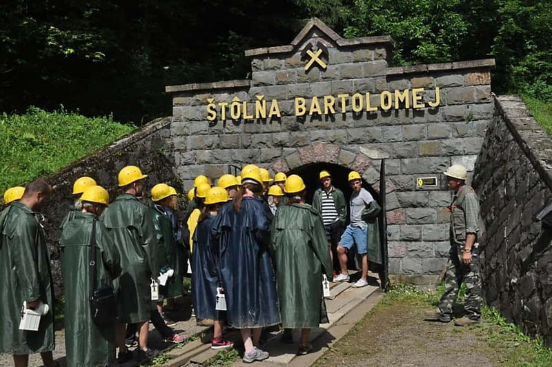 From Bratislava: UNESCO: Banská Štiavnica: Mine, Castle, Spa - Entering Štôlňa Bartolomej in summer