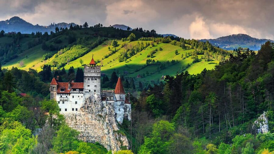 From Bucharest: Castles, Carpathians, and Brașov Day Trip - Brașov and its compact medieval center