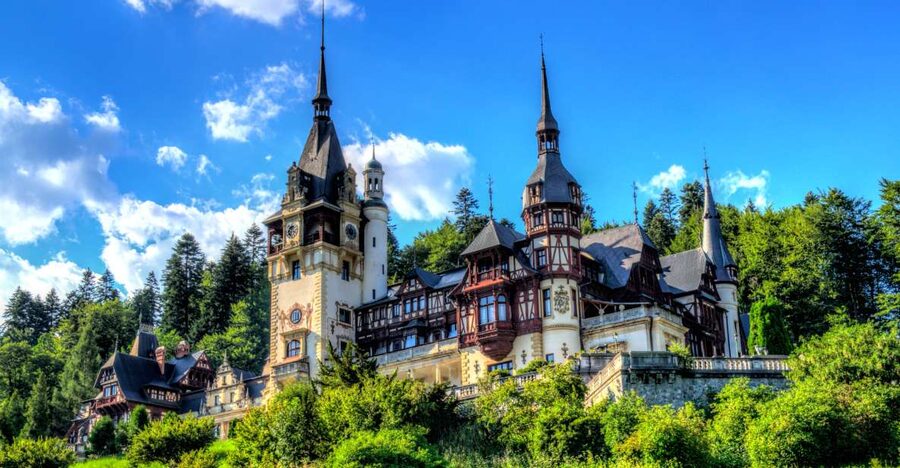 From Bucharest: Day Trip to Dracula and Peles Castle - Lunch and the question period in Bran