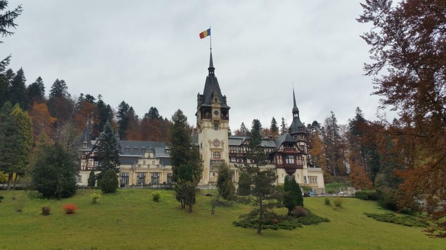 From Bucharest: Dracula Castle Day Trip - Brașov brings the day back to city life