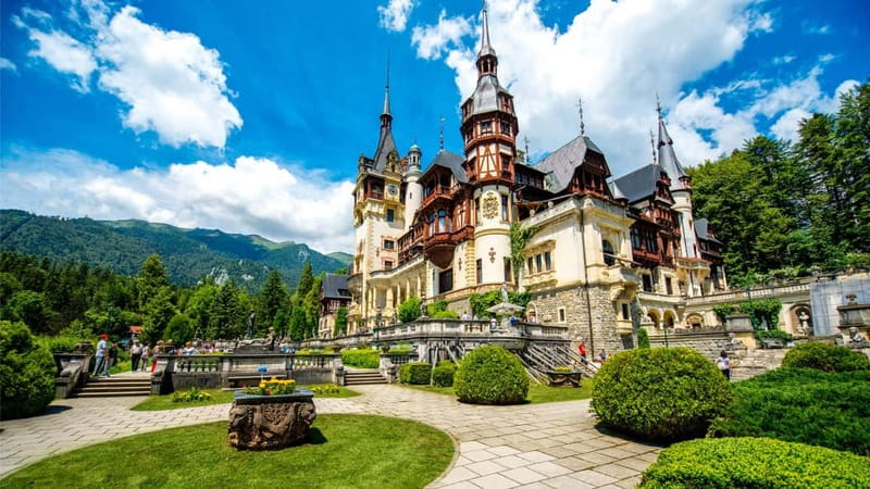 From Bucharest: Dracula's castle, Peles Castle and Brasov - Peleș Castle and the Romanian royal connection