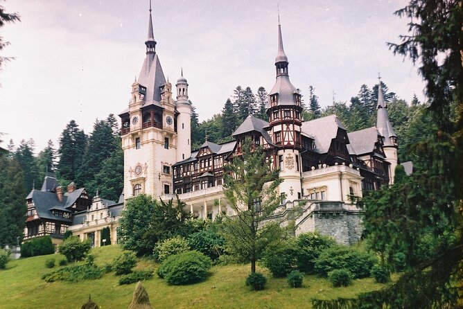 From Bucharest: Dracula's Castle, Peles Castle and Brasov Old Town Full Day Tour - Why this Bucharest day trip makes sense